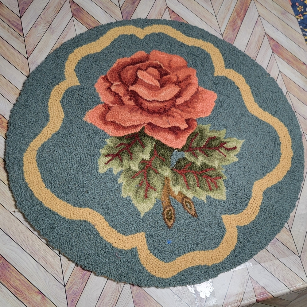 Vintage 15" Diameter Cottagecore English Rose Wool Hook Rug